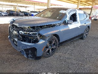 2024 Bmw iX, VIN WB523CF08RCP01983. Фото 2 из 6 с аукциона IAAI. Каталог авто из США OpenDataCar.