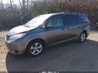 2011 Toyota Sienna, VIN 5TDKK3DC5BS088987. Фото 2 з 6 з аукціону IAAI. Каталог авто зі США OpenDataCar.