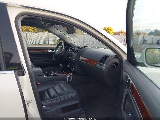2004 Volkswagen Touareg, VIN WVGCM77L14D039541. Фото 5 из 6 с аукциона IAAI. Каталог авто из США OpenDataCar.