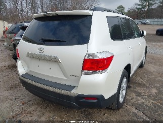 2013 Toyota Highlander, VIN 5TDBK3EH4DS190309. Photo 4 of 6 from IAAI auction. OpenDataCar US salvage catalog.
