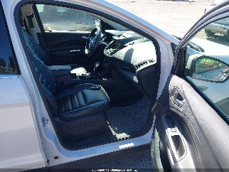 2018 Ford Escape, VIN 1FMCU9J90JUB97258. Фото 5 з 6 з аукціону IAAI. Каталог авто зі США OpenDataCar.