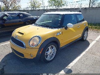 2007 Mini Cooper, VIN WMWMF73537TV31165. Фото 2 з 6 з аукціону IAAI. Каталог авто зі США OpenDataCar.