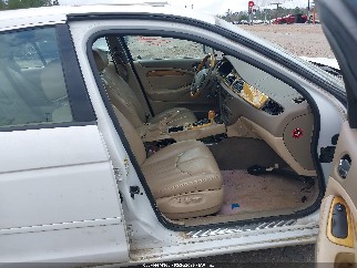 2000 Jaguar S-Type, VIN SAJDA01D8YGL51873. Фото 5 из 6 с аукциона IAAI. Каталог авто из США OpenDataCar.