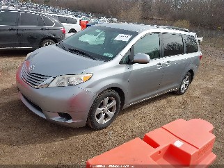2017 Toyota Sienna, VIN 5TDKZ3DC6HS781264. Photo 2 of 6 from IAAI auction. OpenDataCar US salvage catalog.