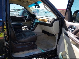 2010 Cadillac Escalade ESV, VIN 1GYUKKEF9AR193096. Фото 5 з 6 з аукціону IAAI. Каталог авто зі США OpenDataCar.