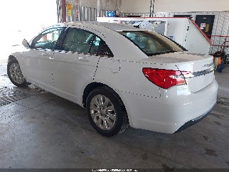 2014 Chrysler 200, VIN 1C3CCBAG8EN164932. Фото 3 з 6 з аукціону IAAI. Каталог авто зі США OpenDataCar.