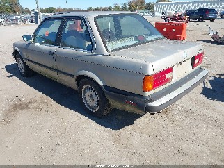 1988 Bmw 3 Series, VIN WBAAB5402J8865963. Zdjęcie 3 z 6 z aukcji IAAI. Katalog aut z USA OpenDataCar.