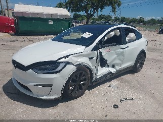 2024 Tesla Model X, VIN 7SAXCAE54RF449148. Фото 2 з 6 з аукціону IAAI. Каталог авто зі США OpenDataCar.