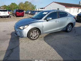 2017 Toyota Yaris, VIN 3MYDLBYV3HY164706. Фото 2 з 6 з аукціону IAAI. Каталог авто зі США OpenDataCar.