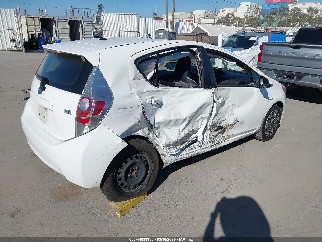 2013 Toyota Prius C, VIN JTDKDTB31D1047608. Фото 4 з 6 з аукціону IAAI. Каталог авто зі США OpenDataCar.