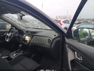 2017 Nissan Rogue, VIN KNMAT2MV5HP503457. Фото 5 з 6 з аукціону IAAI. Каталог авто зі США OpenDataCar.