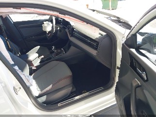 2025 Volkswagen Jetta, VIN 3VW1T7BU1SM060581. Фото 5 з 6 з аукціону IAAI. Каталог авто зі США OpenDataCar.