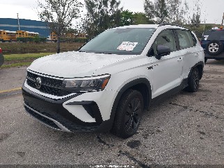 2022 Volkswagen Taos, VIN 3VVDX7B25NM009870. Фото 2 з 6 з аукціону IAAI. Каталог авто зі США OpenDataCar.