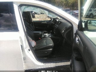 2017 Nissan Pathfinder, VIN 5N1DR2MM4HC631744. Фото 5 з 6 з аукціону IAAI. Каталог авто зі США OpenDataCar.