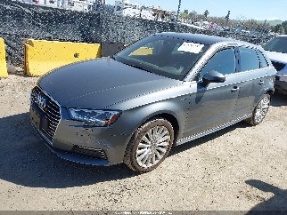 2018 Audi A3 e-tron, VIN WAUTPBFF9JA098504. Фото 2 из 6 с аукциона IAAI. Каталог авто из США OpenDataCar.