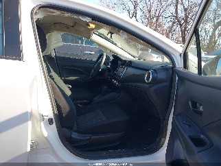 2024 Nissan Versa, VIN 3N1CN8DV2RL842411. Фото 5 з 6 з аукціону IAAI. Каталог авто зі США OpenDataCar.