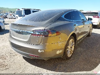 2015 Tesla Model S, VIN 5YJSA1E13FF113464. Фото 4 з 6 з аукціону IAAI. Каталог авто зі США OpenDataCar.