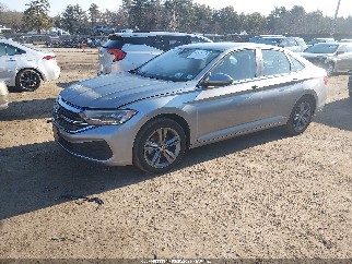 2024 Volkswagen Jetta, VIN 3VWEM7BU7RM043132. Фото 2 з 6 з аукціону IAAI. Каталог авто зі США OpenDataCar.