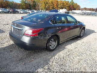 2013 Nissan Altima, VIN 1N4AL3AP4DC272585. Фото 4 з 6 з аукціону IAAI. Каталог авто зі США OpenDataCar.