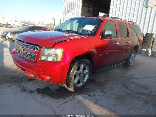 2014 Chevrolet Suburban 1500, VIN 1GNSCJE01ER217033. Фото 2 з 6 з аукціону IAAI. Каталог авто зі США OpenDataCar.