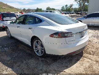2013 Tesla Model S, VIN 5YJSA1CN3DFP10391. Фото 3 из 6 с аукциона IAAI. Каталог авто из США OpenDataCar.