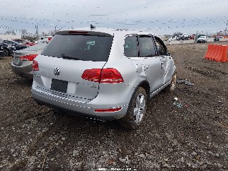 2012 Volkswagen Touareg, VIN WVGEK9BP1CD008051. Фото 4 з 6 з аукціону IAAI. Каталог авто зі США OpenDataCar.