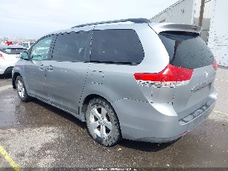 2011 Toyota Sienna, VIN 5TDKK3DC9BS066703. Фото 3 з 6 з аукціону IAAI. Каталог авто зі США OpenDataCar.