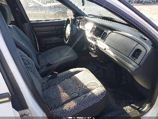 2011 Ford Crown Victoria, VIN 2FABP7BV2BX128269. Фото 5 з 6 з аукціону IAAI. Каталог авто зі США OpenDataCar.