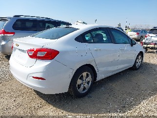 2017 Chevrolet Cruze, VIN 1G1BC5SM3H7130895. Фото 4 из 6 с аукциона IAAI. Каталог авто из США OpenDataCar.