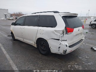 2014 Toyota Sienna, VIN 5TDKK3DC9ES489561. Фото 3 з 6 з аукціону IAAI. Каталог авто зі США OpenDataCar.