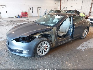 2019 Tesla Model S, VIN 5YJSA1E29KF305927. Фото 2 из 6 с аукциона IAAI. Каталог авто из США OpenDataCar.