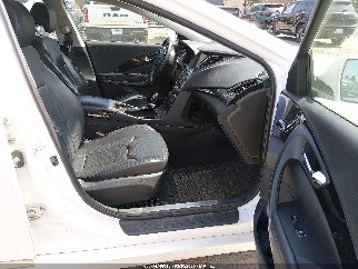 2017 Hyundai Azera, VIN KMHFG4JG2HA574688. Фото 3 з 6 з аукціону IAAI. Каталог авто зі США OpenDataCar.