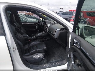 2016 Porsche Cayenne, VIN WP1AB2A28GLA96350. Фото 5 з 6 з аукціону IAAI. Каталог авто зі США OpenDataCar.