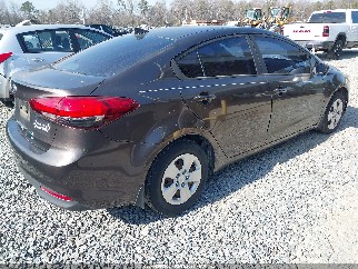2017 Kia Forte, VIN 3KPFK4A79HE072423. Фото 4 з 6 з аукціону IAAI. Каталог авто зі США OpenDataCar.