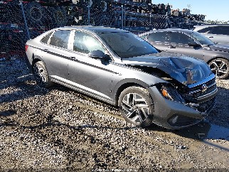 2022 Volkswagen Jetta, VIN 3VWGM7BU9NM031440. Фото 1 из 6 с аукциона IAAI. Каталог авто из США OpenDataCar.