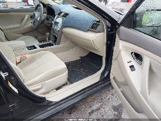 2009 Toyota Camry, VIN 4T1BE46K09U411121. Zdjęcie 5 z 6 z aukcji IAAI. Katalog aut z USA OpenDataCar.