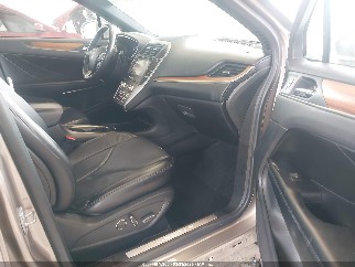 2019 Lincoln MKC, VIN 5LMTJ3DHXKUL08633. Zdjęcie 5 z 6 z aukcji IAAI. Katalog aut z USA OpenDataCar.