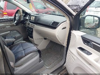 2010 Volkswagen Routan, VIN 2V4RW3D15AR360002. Фото 5 из 6 с аукциона IAAI. Каталог авто из США OpenDataCar.