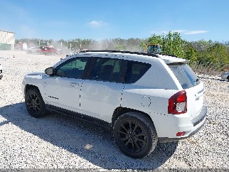 2015 Jeep Compass, VIN 1C4NJCBA7FD209733. Фото 3 з 6 з аукціону IAAI. Каталог авто зі США OpenDataCar.