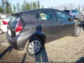 2015 Toyota Prius C, VIN JTDKDTB34F1576960. Фото 4 з 6 з аукціону IAAI. Каталог авто зі США OpenDataCar.