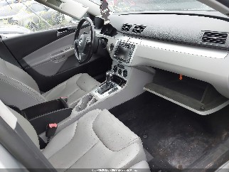 2010 Volkswagen Passat, VIN WVWJL7AN9AE058613. Фото 5 з 6 з аукціону IAAI. Каталог авто зі США OpenDataCar.