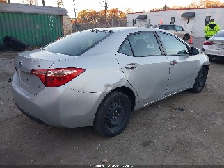 2017 Toyota Corolla, VIN 5YFBURHEXHP700580. Фото 4 з 6 з аукціону IAAI. Каталог авто зі США OpenDataCar.