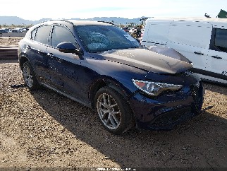 2018 Alfa romeo Stelvio, VIN ZASFAKNN9J7B95071. Фото 1 з 6 з аукціону IAAI. Каталог авто зі США OpenDataCar.