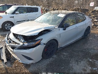 2021 Toyota Camry, VIN 4T1KZ1AKXMU058180. Zdjęcie 2 z 6 z aukcji IAAI. Katalog aut z USA OpenDataCar.