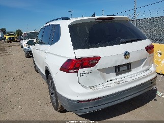 2019 Volkswagen Tiguan, VIN 3VV3B7AX4KM199499. Zdjęcie 3 z 6 z aukcji IAAI. Katalog aut z USA OpenDataCar.