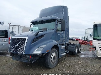 2022 Volvo VNL, VIN 4V4NC9UG7NN309648. Фото 2 из 6 с аукциона IAAI. Каталог авто из США OpenDataCar.