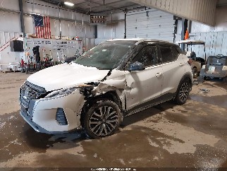 2021 Nissan Kicks, VIN 3N1CP5CV6ML544110. Фото 2 из 6 с аукциона IAAI. Каталог авто из США OpenDataCar.