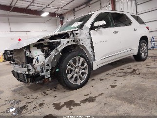 2019 Chevrolet Traverse, VIN 1GNEVKKW0KJ221140. Фото 2 з 6 з аукціону IAAI. Каталог авто зі США OpenDataCar.