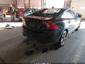 2014 Volvo S60, VIN YV1612FSXE2277952. Фото 4 з 6 з аукціону IAAI. Каталог авто зі США OpenDataCar.