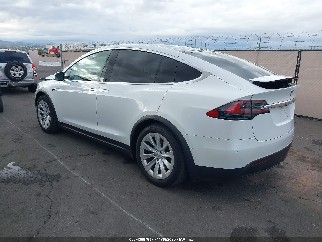 2021 Tesla Model X, VIN 5YJXCAE25MF321738. Фото 3 з 6 з аукціону IAAI. Каталог авто зі США OpenDataCar.